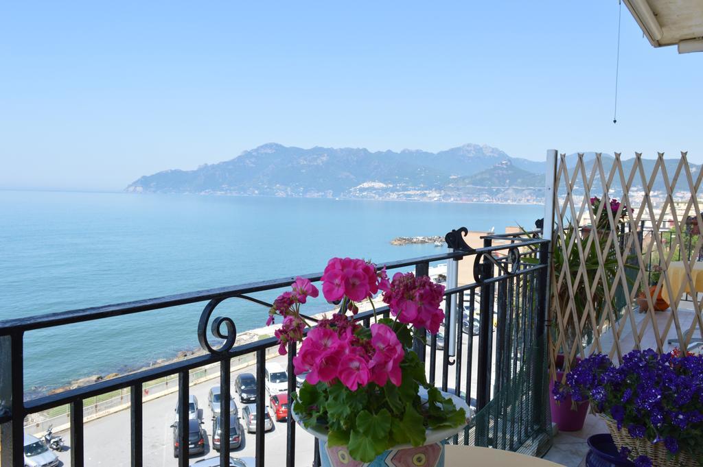 B&B Fronte Del Mare Salerno Exterior foto